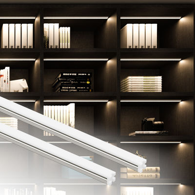 Luce lineare a LED montata in superficie A2303 per l'installazione in armadio e il servizio di lavorazione della piegatura